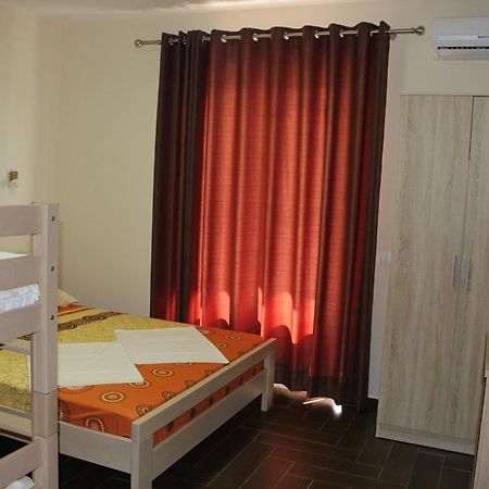 Apartment Family Улцин Екстериор снимка