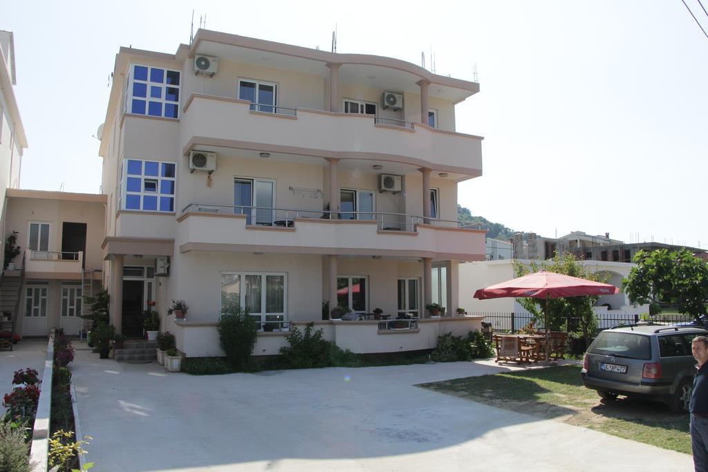 Apartment Family Улцин Екстериор снимка