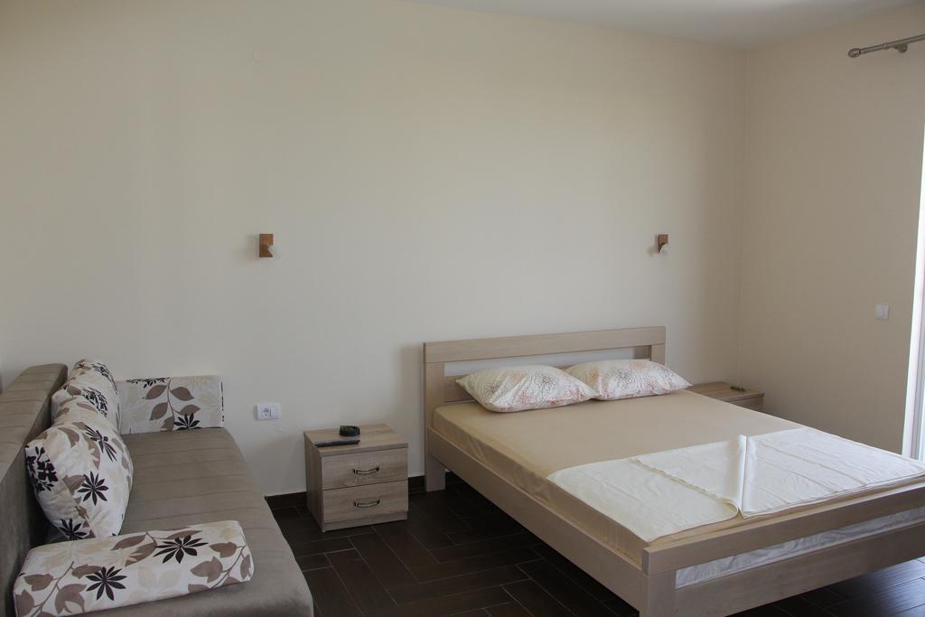 Apartment Family Улцин Екстериор снимка