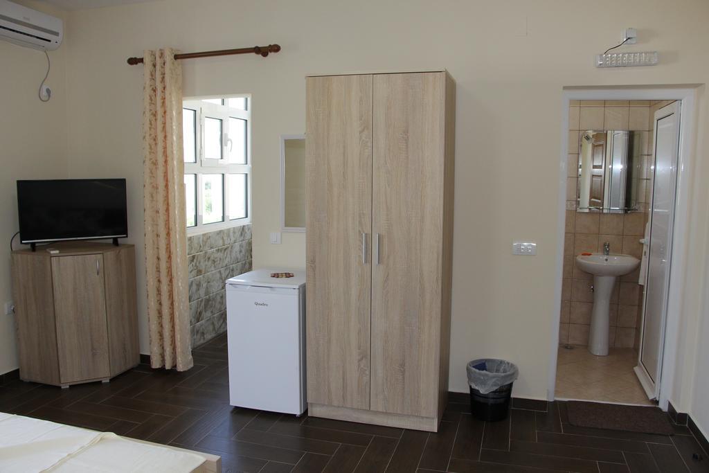 Apartment Family Улцин Екстериор снимка