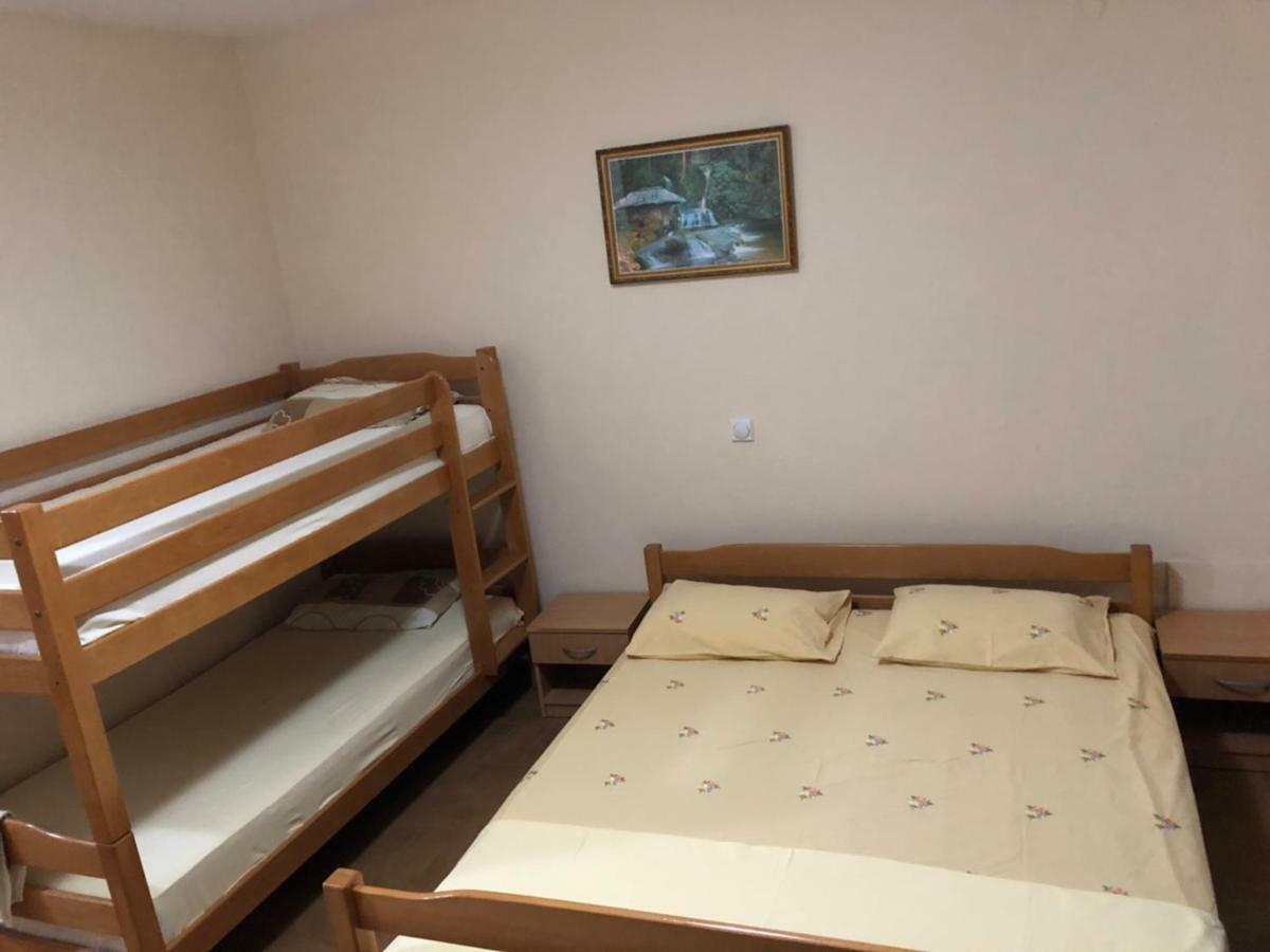 Apartment Family Улцин Екстериор снимка