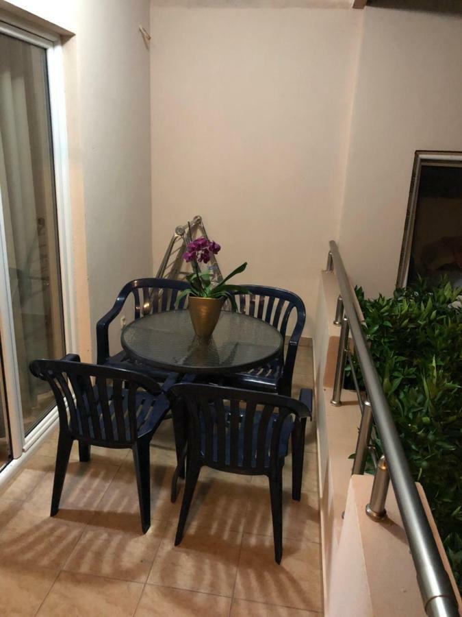 Apartment Family Улцин Екстериор снимка