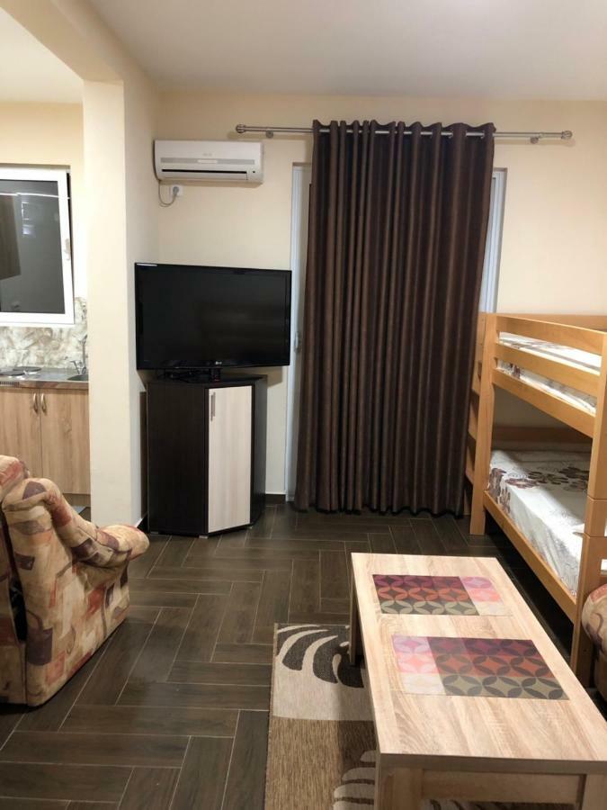Apartment Family Улцин Екстериор снимка