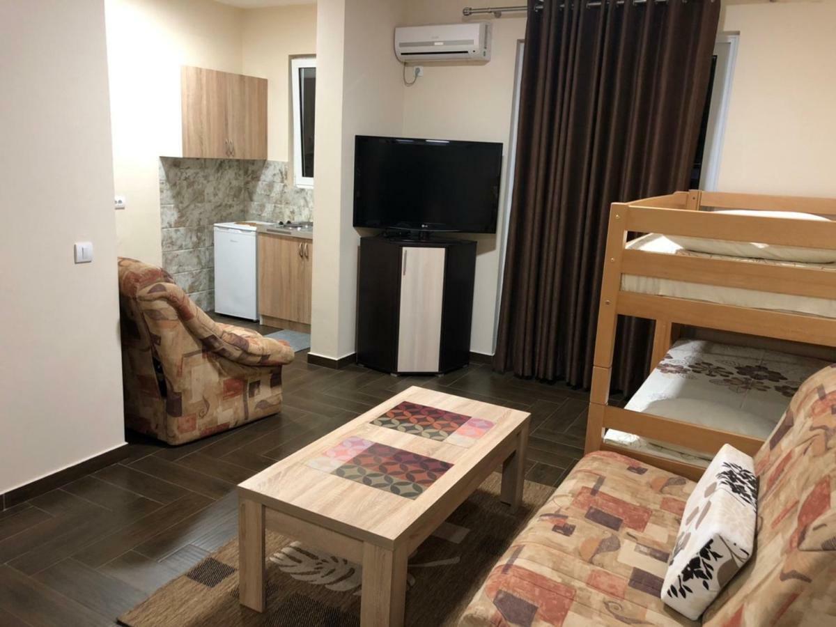 Apartment Family Улцин Екстериор снимка